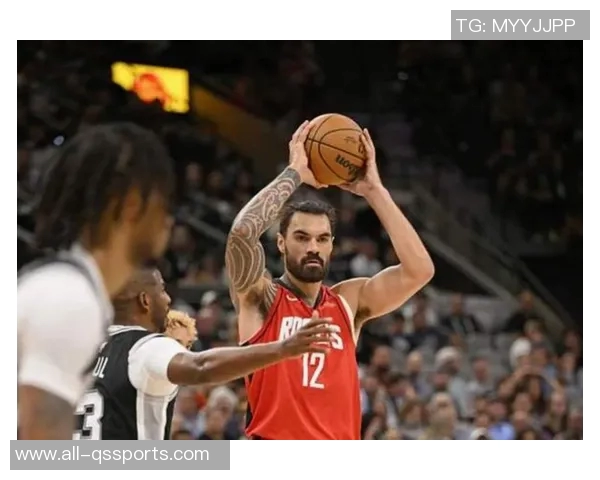 亚当斯本赛季场均出场时间排名第161前场篮板领跑联盟正负值位列第六 亚当斯本赛季场均出场时间排名第161前场篮板领跑联盟正负值位列第六