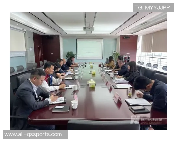 詹俊分析利物浦教练团队转型决心与老问题的持续挑战需耐心应对