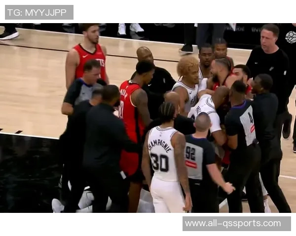 费尔斯表现不俗上半场7投3中贡献7分4篮板3助攻助力鹈鹕