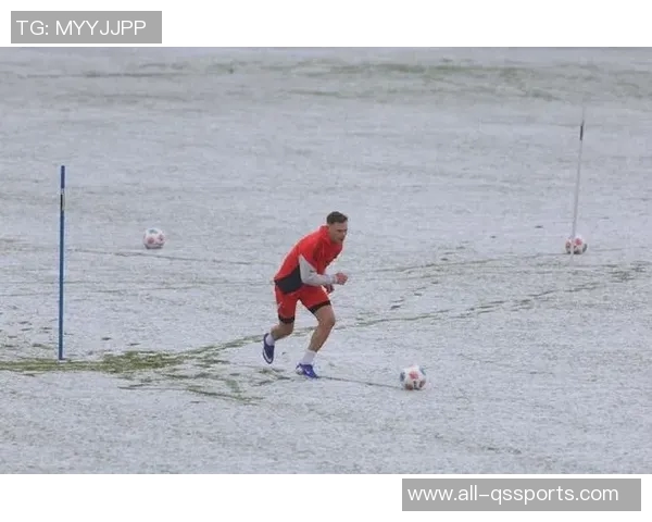 基米希雪中独自训练缺席科隆战预计将迅速恢复合练状态