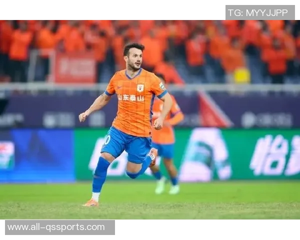 鲁媒报道泰山队今日启动冬训新外援中卫有望在广州顺利到位